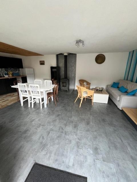 Jolie Maison De Campagne, Compostelle Soleymieux Exterior photo